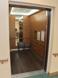 エレベーターの入口