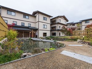 中庭の和風建築