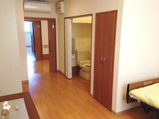 居室と廊下の様子
