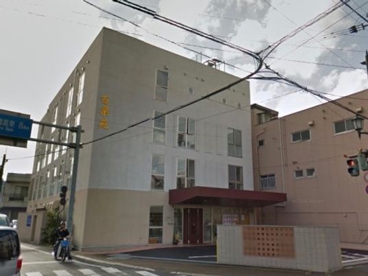 清潔感のある建物の外観