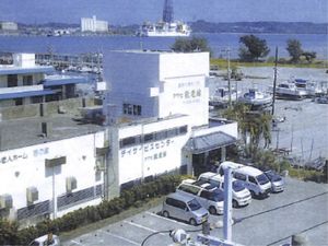 海の近くの建物
