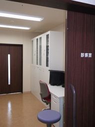 明るい職員室の一角