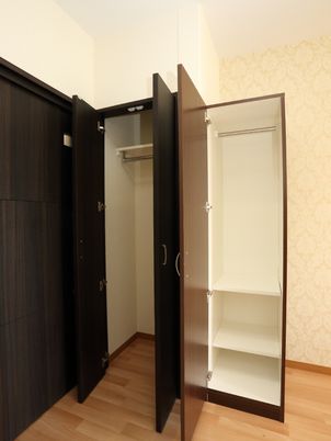空間を備えた洋室のクローゼット