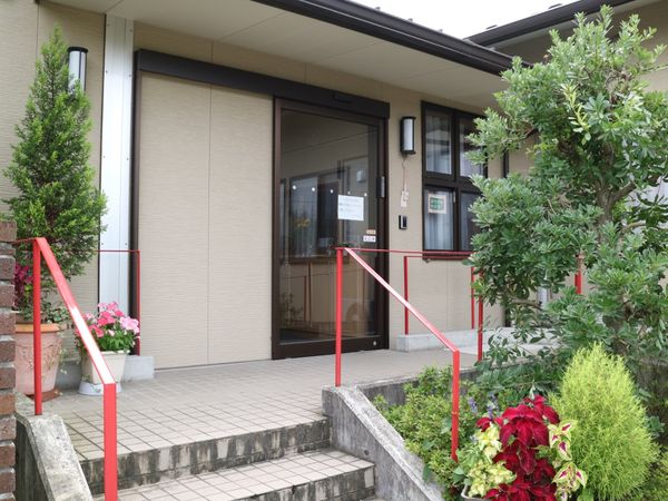 エントランスの外観