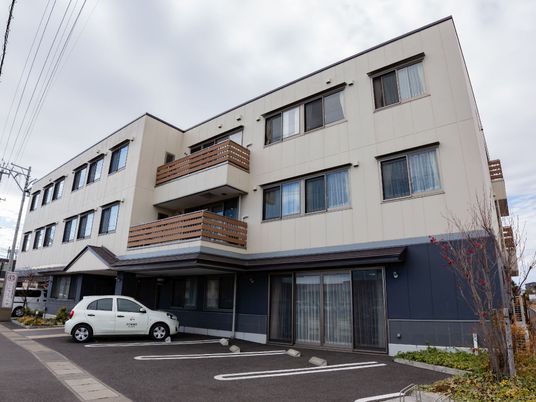 ゆったりとした建物の外観