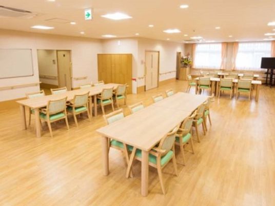 広々とした綺麗な食堂