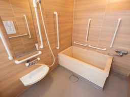 バリアフリー対応浴室設備