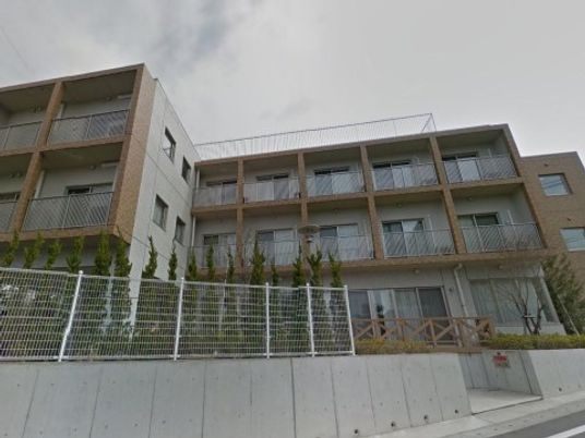 現代的な建物の外観