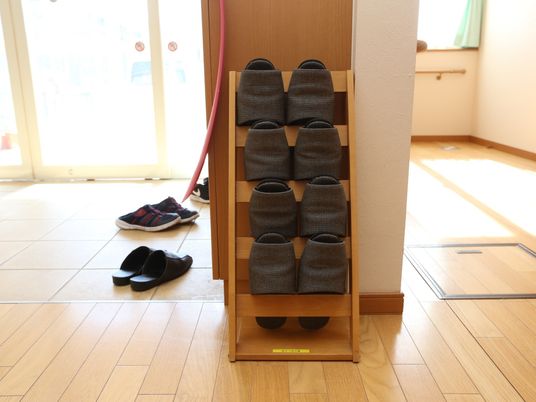 玄関スリッパラック設置