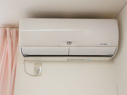 エアコンの設置された部屋