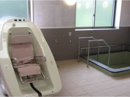 バリアフリーの浴室設備