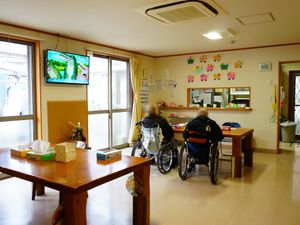 車椅子で過ごす共有スペース