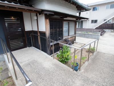 和風で温かみのある入口