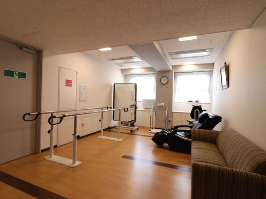 リハビリ用具備える室内