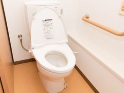 手すり付きトイレ空間