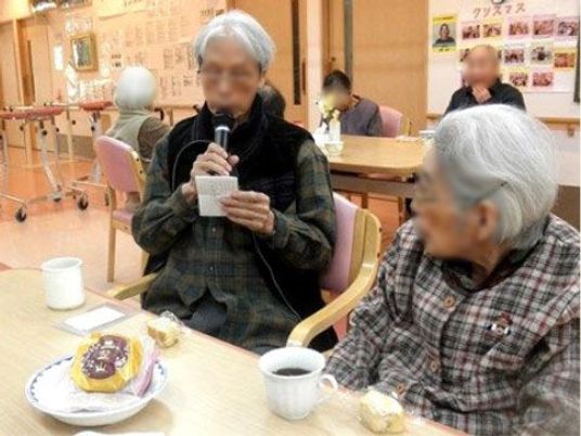 利用者が憩う食堂の様子