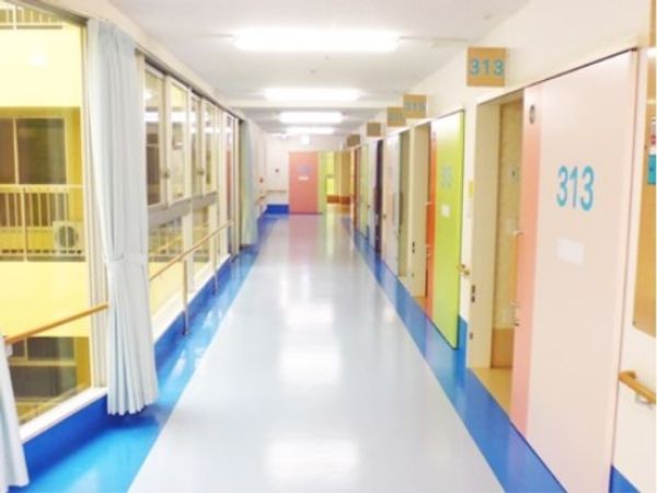 カラフルな廊下