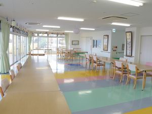 明るい環境の食堂