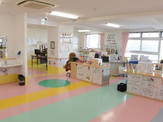 カラフルな床のフロントエリア