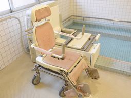 浴室用の介護椅子