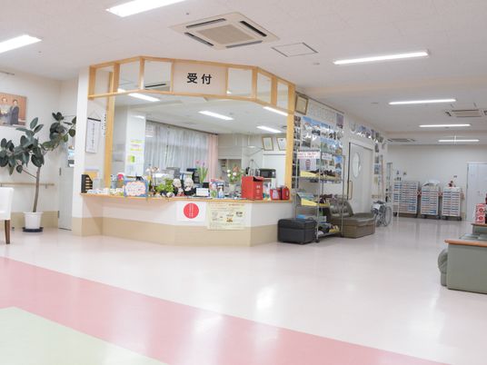 広々とした綺麗なロビー