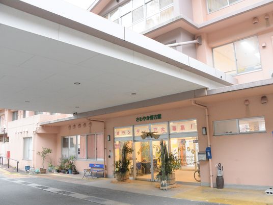 エントランスの外観