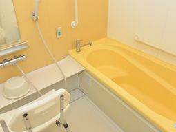 安全な手すり付き浴室