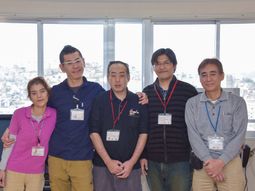 スタッフの集合写真