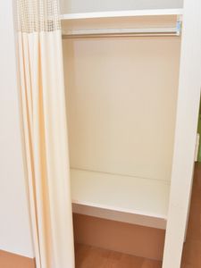 清潔な空間のクローゼット
