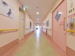 温かみのある廊下デザイン