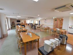 広々とした食堂の様子