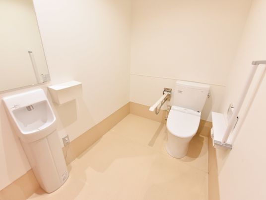 バリアフリー対応のトイレ