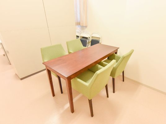 綺麗なダイニングテーブルセット