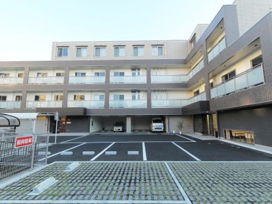 多階層建物の外観