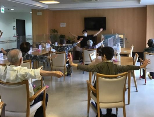 運動中のリビングの様子