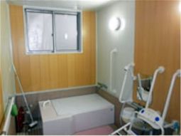 清潔なケアの浴室