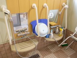 バリアフリー設計の洗面台