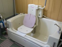 バリアフリー機能の浴室