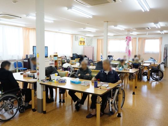 広々とした明るい共有スペース