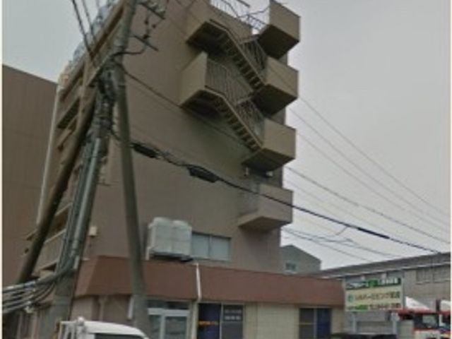 多階層ビルの外観 外観 多層構造の建物外部を示しており、周囲のアクセスや建築様式を確認いただけます。