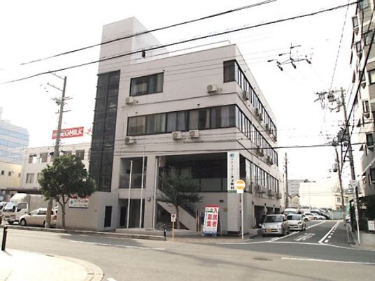 都市型施設の外観