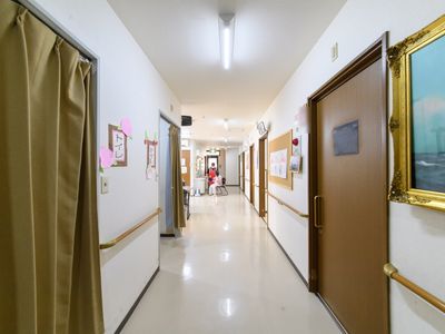 清潔で明るい廊下