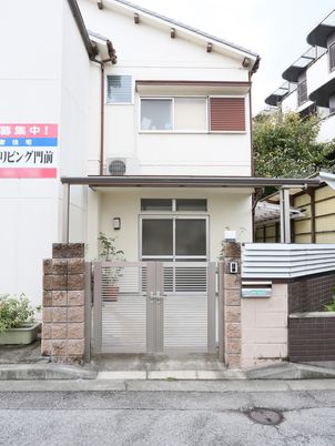 エントランス外観