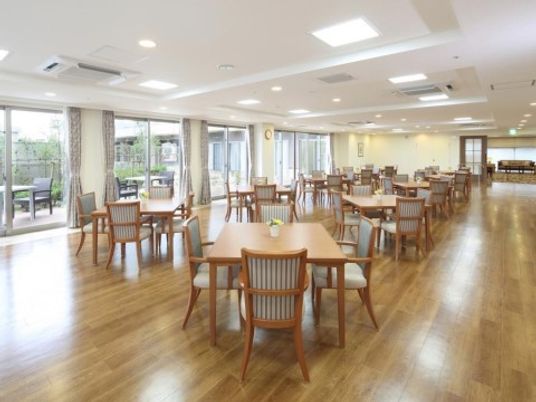 広々とした快適な食堂