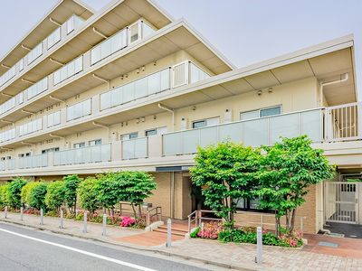 清潔な施設の外観