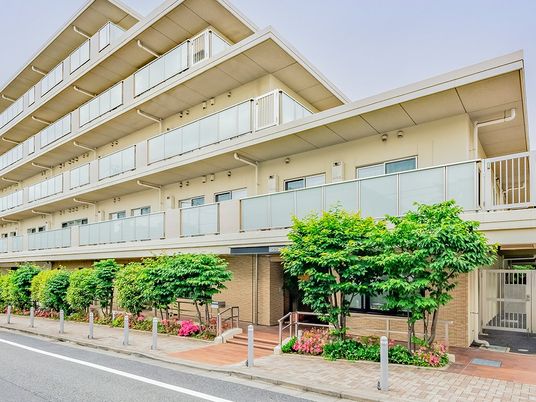 清潔な施設の外観