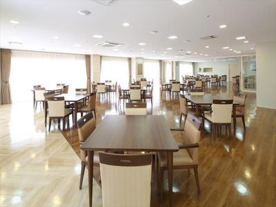 清潔感ある広々ダイニング