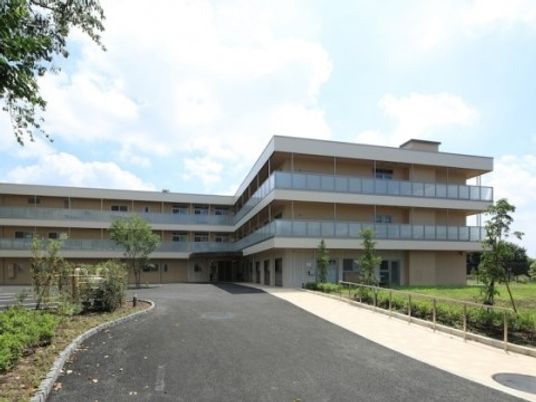 広々とした明るい外観