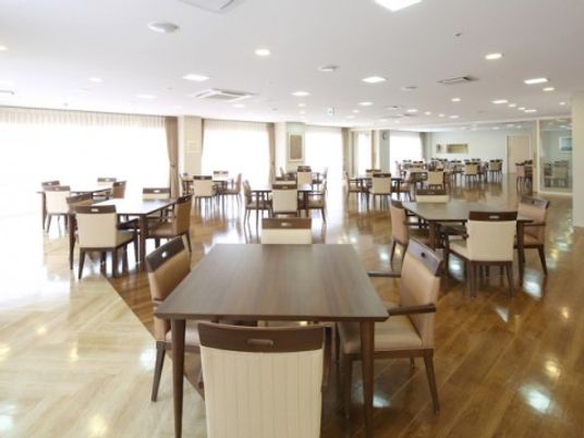 広々とした食堂スペース
