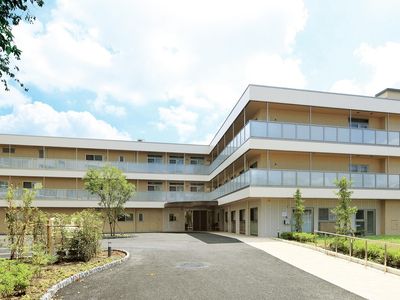 多階層の明るい外観